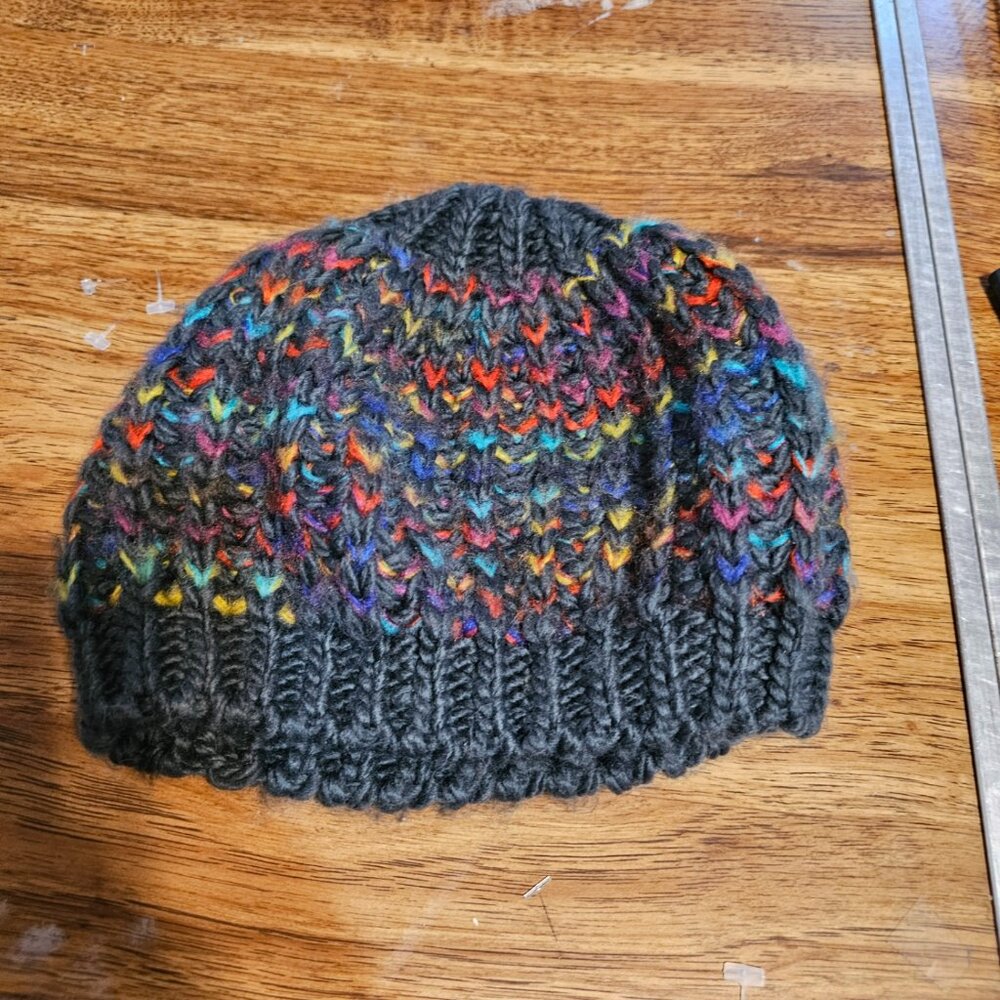 ♥️ EUC Multicolor Knit Hat